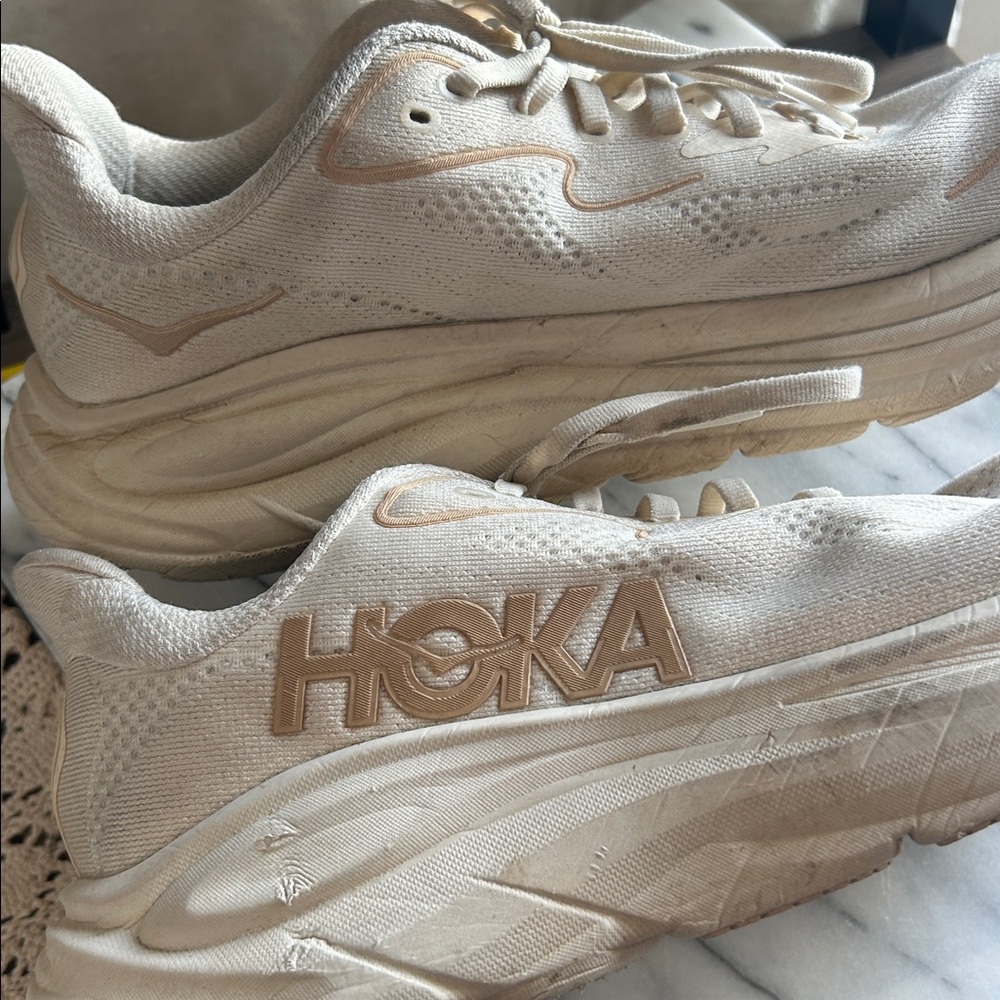 Hoka Women's Clifton 10 Athletic Shoes Size 9 B